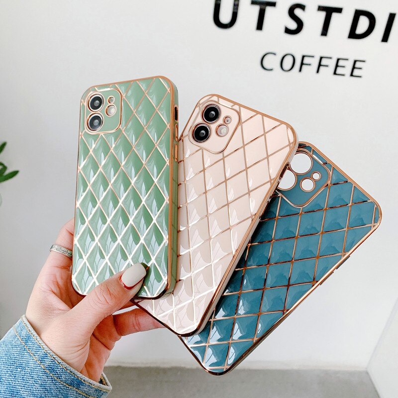 Retro Diamond Pattern Case