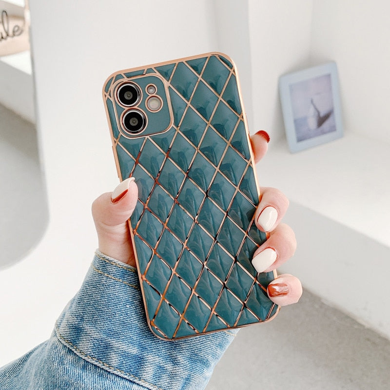 Retro Diamond Pattern Case
