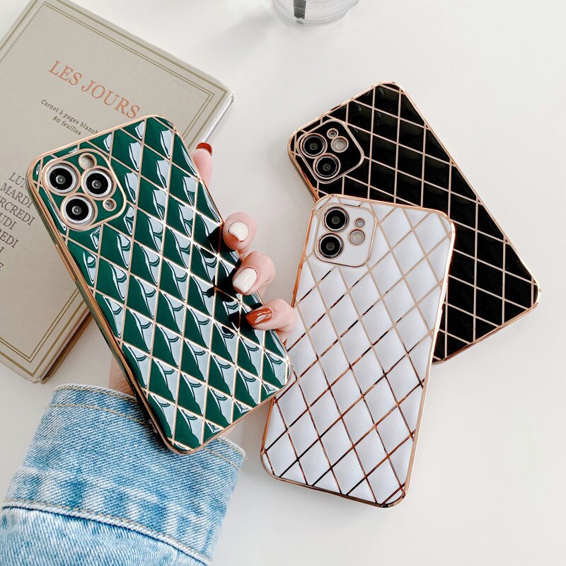 Retro Diamond Pattern Case
