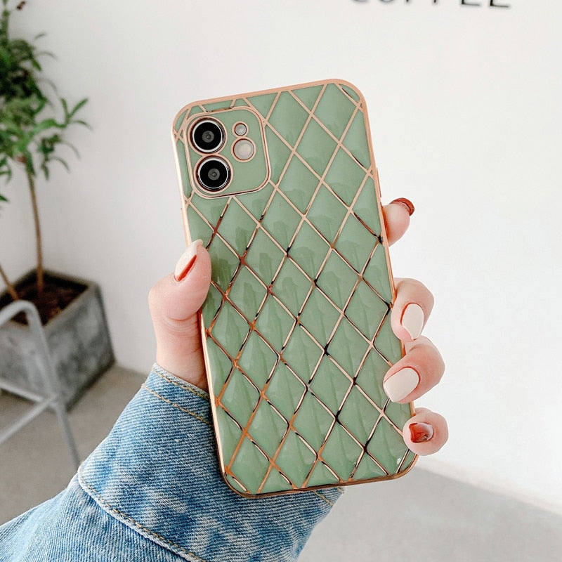 Retro Diamond Pattern Case