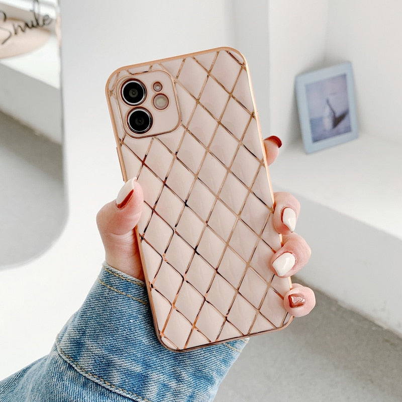 Retro Diamond Pattern Case