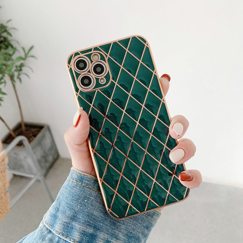 Retro Diamond Pattern Case